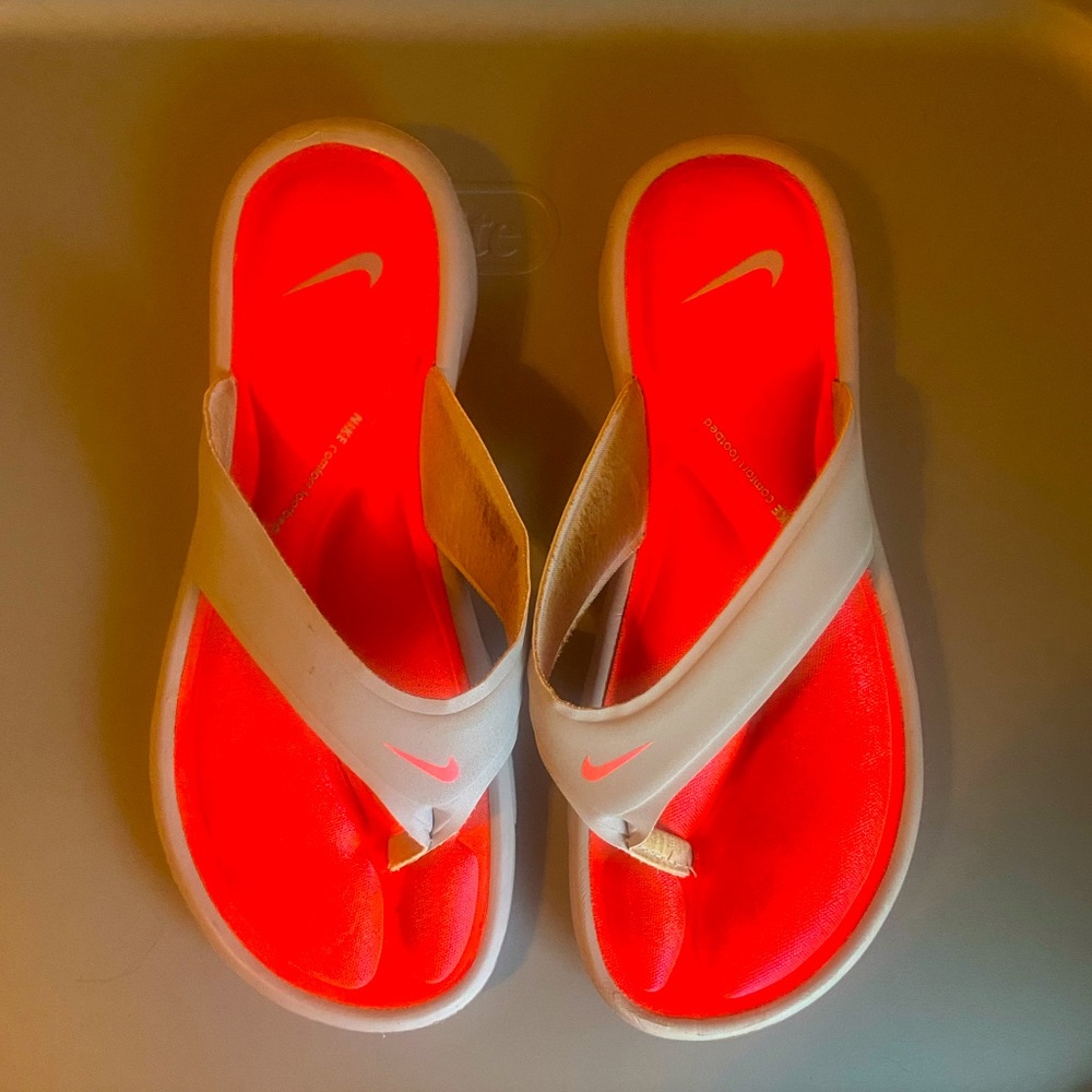 Nike flip flops